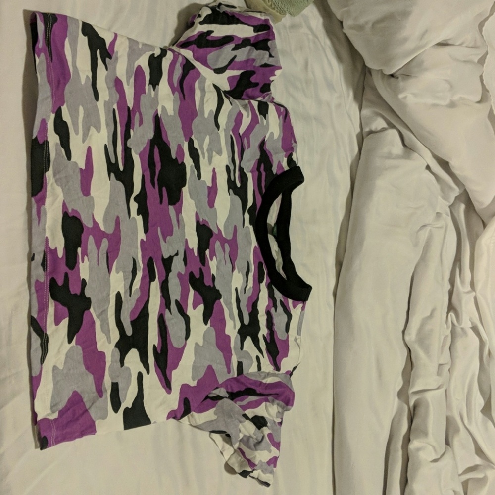 Camo cropped t shirt